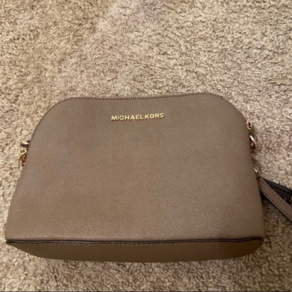 Micheal kors purse